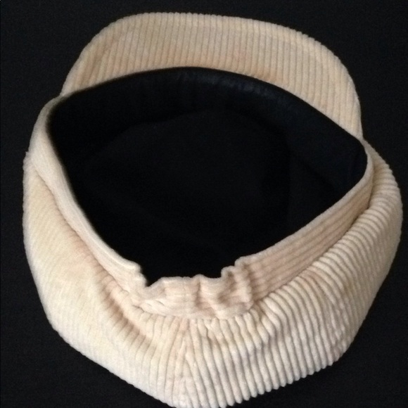 Hat - Picture 3 of 4